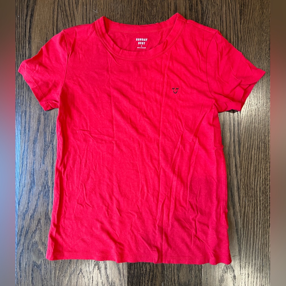 Red Sunday Best mini tee with smiley face